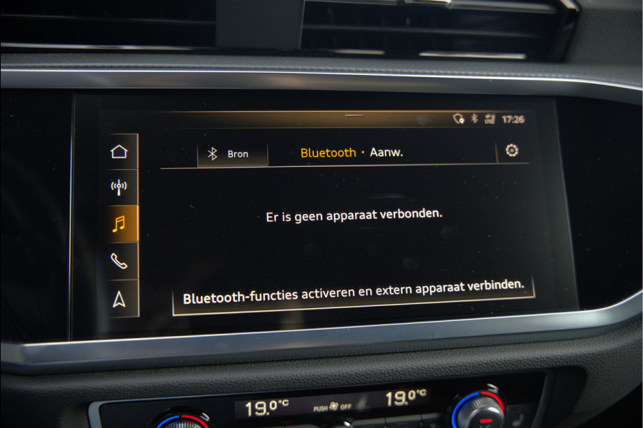 Audi Q3 40 TFSI quattro S Line Pro Line S | 190 PK | Panoramadak | Matrix Led | Stoelverwarming | Leer | Dodehoekdetectie | Automaat | BTW | Black Edition | Cruise Control | Virtual | Navigatie | Dealer Onderhouden | Audi Q3 40 TFSI quattro S Line Pro Line S | 190 PK | Panoramadak | Matrix Led | Stoelverwarming | Leer | Dodehoekdetectie | Automaat | BTW | Black Edition | Cruise Control | Virtual | Navigatie | Dealer Onderhouden |