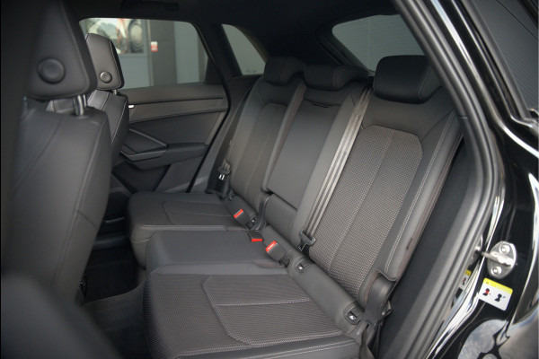 Audi Q3 40 TFSI quattro S Line Pro Line S | 190 PK | Panoramadak | Matrix Led | Stoelverwarming | Leer | Dodehoekdetectie | Automaat | BTW | Black Edition | Cruise Control | Virtual | Navigatie | Dealer Onderhouden | Audi Q3 40 TFSI quattro S Line Pro Line S | 190 PK | Panoramadak | Matrix Led | Stoelverwarming | Leer | Dodehoekdetectie | Automaat | BTW | Black Edition | Cruise Control | Virtual | Navigatie | Dealer Onderhouden |
