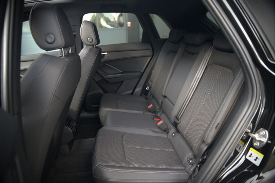 Audi Q3 40 TFSI quattro S Line Pro Line S | 190 PK | Panoramadak | Matrix Led | Stoelverwarming | Leer | Dodehoekdetectie | Automaat | BTW | Black Edition | Cruise Control | Virtual | Navigatie | Dealer Onderhouden | Audi Q3 40 TFSI quattro S Line Pro Line S | 190 PK | Panoramadak | Matrix Led | Stoelverwarming | Leer | Dodehoekdetectie | Automaat | BTW | Black Edition | Cruise Control | Virtual | Navigatie | Dealer Onderhouden |