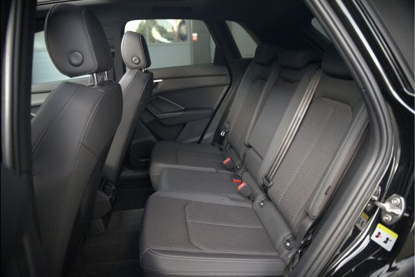 Audi Q3 40 TFSI quattro S Line Pro Line S | 190 PK | Panoramadak | Matrix Led | Stoelverwarming | Leer | Dodehoekdetectie | Automaat | BTW | Black Edition | Cruise Control | Virtual | Navigatie | Dealer Onderhouden | Audi Q3 40 TFSI quattro S Line Pro Line S | 190 PK | Panoramadak | Matrix Led | Stoelverwarming | Leer | Dodehoekdetectie | Automaat | BTW | Black Edition | Cruise Control | Virtual | Navigatie | Dealer Onderhouden |