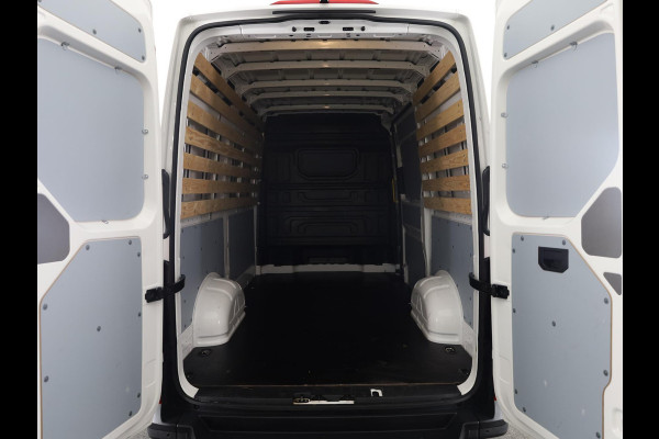 Volkswagen Crafter 35 2.0 TDI L3H3 EURO VI 140 pk Automaat| Verlengde garantie | Navigatie | Parkeersensoren | Achteruitrijcamera | Cruise control | Apple Carplay/Android Auto |