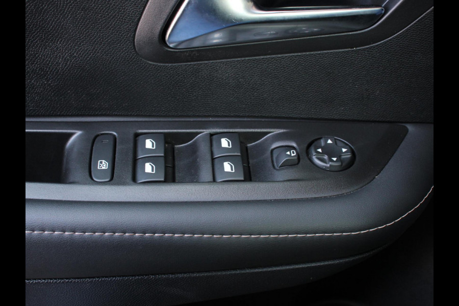 Peugeot 208 1.2 Hybrid 100PK Automaat Allure | Navigatie | Apple Carplay/Android Auto | Airco | Camera |  Parkeer sensoren | Cruise Control | Led | Lichtmetalen Velgen