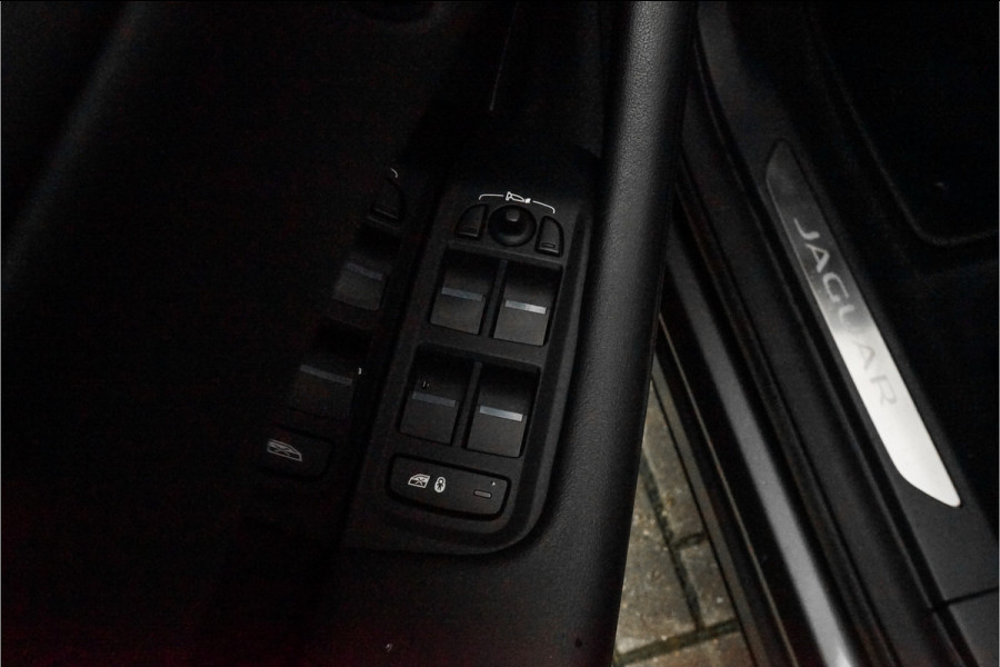 Jaguar I-PACE EV400 S 90 kWh CarPlay Leder Camera Jaguar I-PACE EV400 S 90 kWh CarPlay Leder Camera