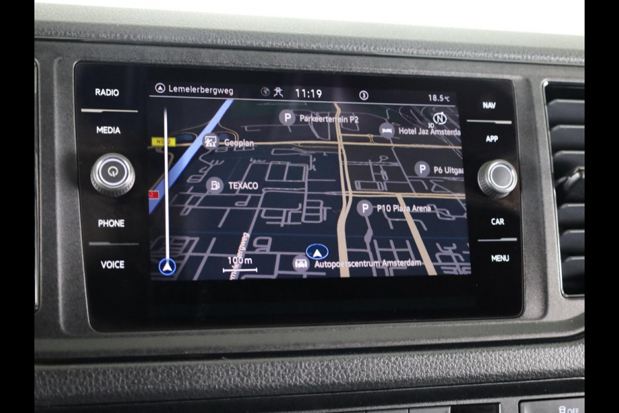 Volkswagen Crafter 35 2.0 TDI L3H3 EURO VI 140 pk Automaat| Verlengde garantie | Navigatie | Parkeersensoren | Achteruitrijcamera | Cruise control | Apple Carplay/Android Auto |