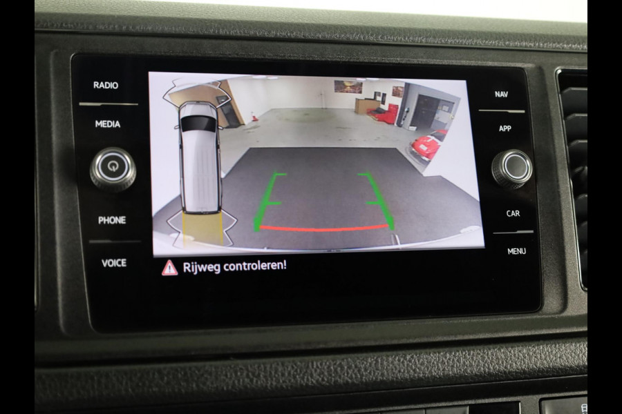 Volkswagen Crafter 35 2.0 TDI L3H3 EURO VI 140 pk Automaat| Verlengde garantie | Navigatie | Parkeersensoren | Achteruitrijcamera | Cruise control | Apple Carplay/Android Auto |
