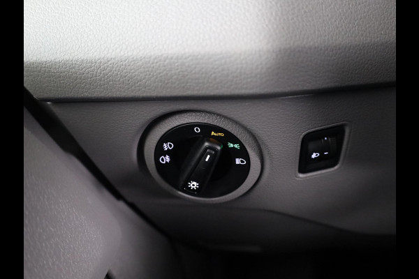 Volkswagen Crafter 35 2.0 TDI L3H3 EURO VI 140 pk Automaat| Verlengde garantie | Navigatie | Parkeersensoren | Achteruitrijcamera | Cruise control | Apple Carplay/Android Auto |