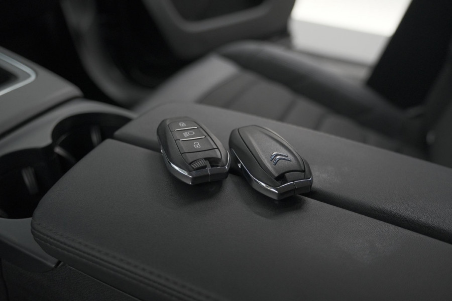 Citroën C5 Aircross Hybrid 136 e-DCS6 Plus | Camera | Apple Carplay | Parkeersensoren | Navigatie