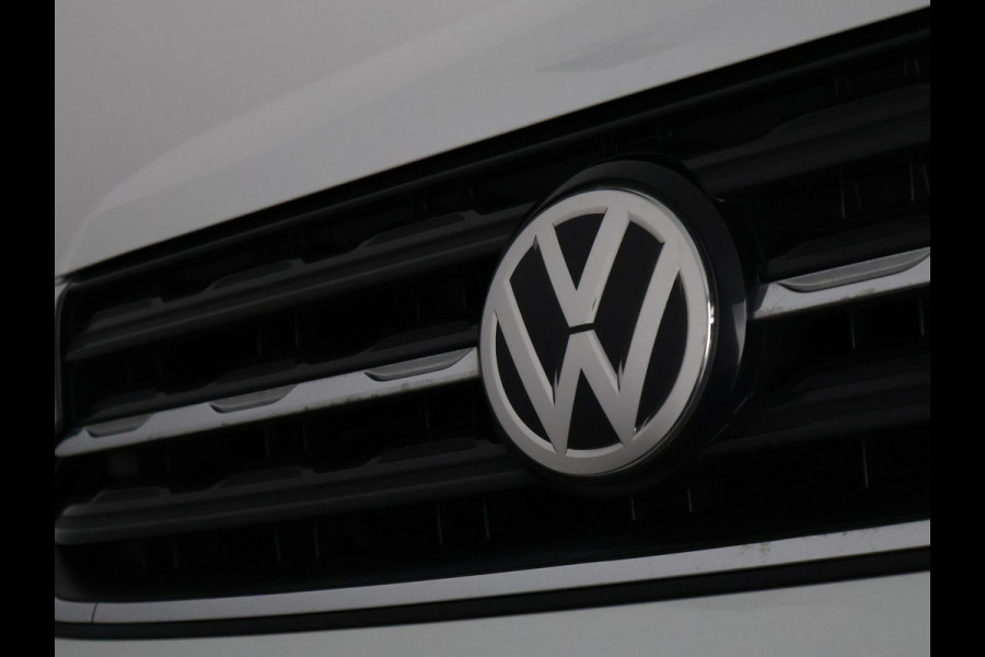 Volkswagen T-Cross 1.0 TSI Style Two-Tone Automaat | 1e eigenaar | Navigatie | Stoelverwarming | Camera | Volkswagen T-Cross 1.0 TSI Style Two-Tone Automaat | 1e eigenaar | Navigatie | Stoelverwarming | Camera |