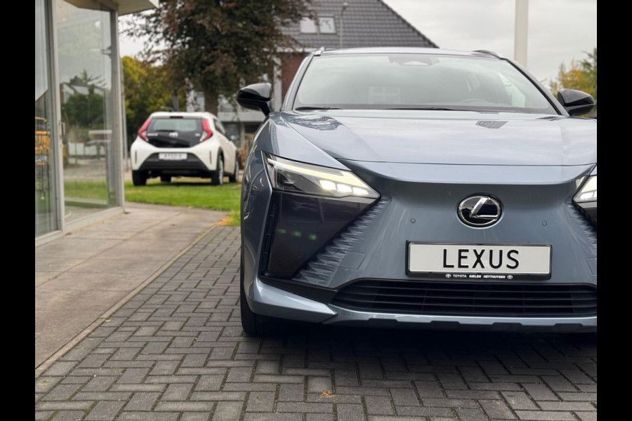 Lexus RZ 450e 313PK AWD Executive Line | Eerste eigenaar, Leer, Stoelverwarming, Dodehoekherkenning, Parkeersensoren, Groot scherm