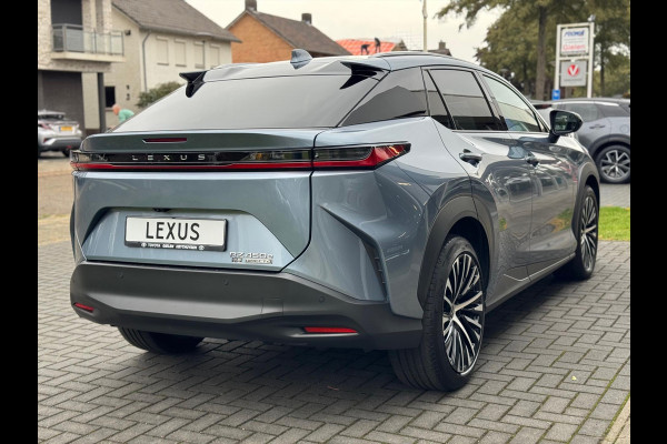 Lexus RZ 450e 313PK AWD Executive Line | Eerste eigenaar, Leer, Stoelverwarming, Dodehoekherkenning, Parkeersensoren, Groot scherm