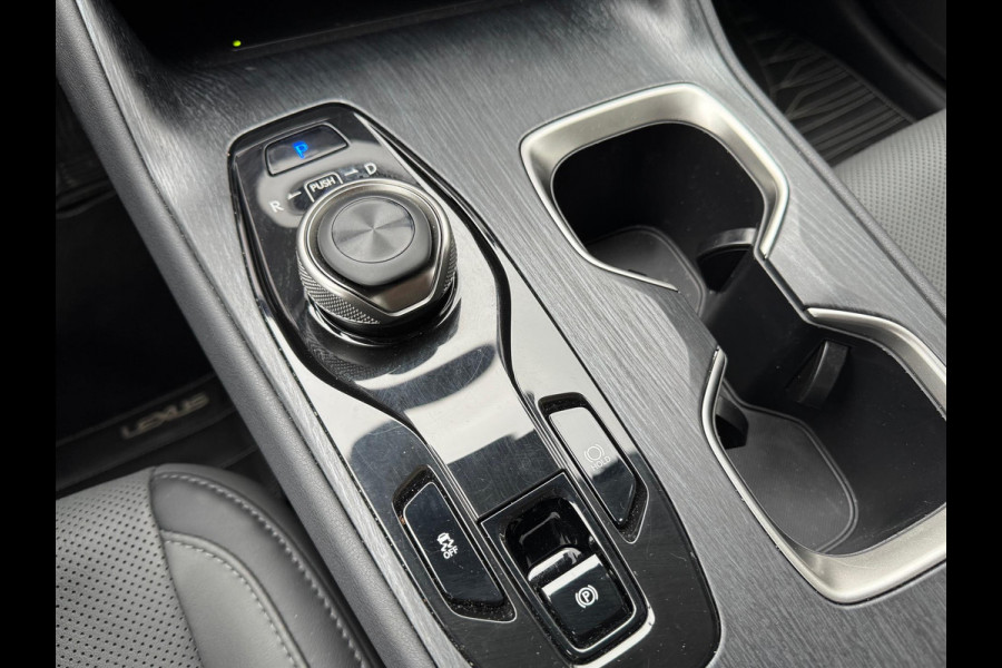 Lexus RZ 450e 313PK AWD Executive Line | Eerste eigenaar, Leer, Stoelverwarming, Dodehoekherkenning, Parkeersensoren, Groot scherm