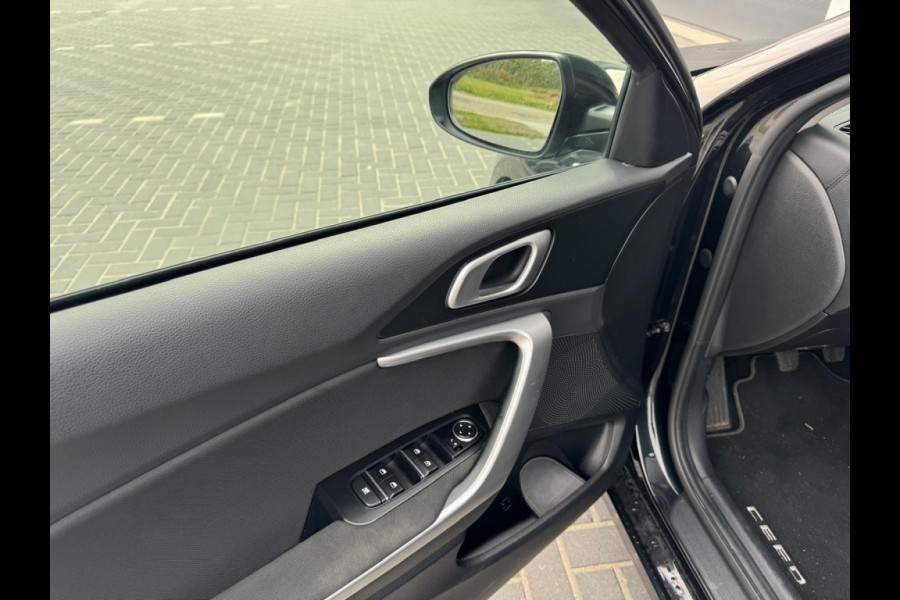 Kia Ceed 1.0 T-GDi DynamicL. 2023 NAVI CR CONTROL CAMERA STOEL-STUURVERWA Kia Ceed 1.0 T-GDi DynamicL. 2023 NAVI CR CONTROL CAMERA STOEL-STUURVERWA