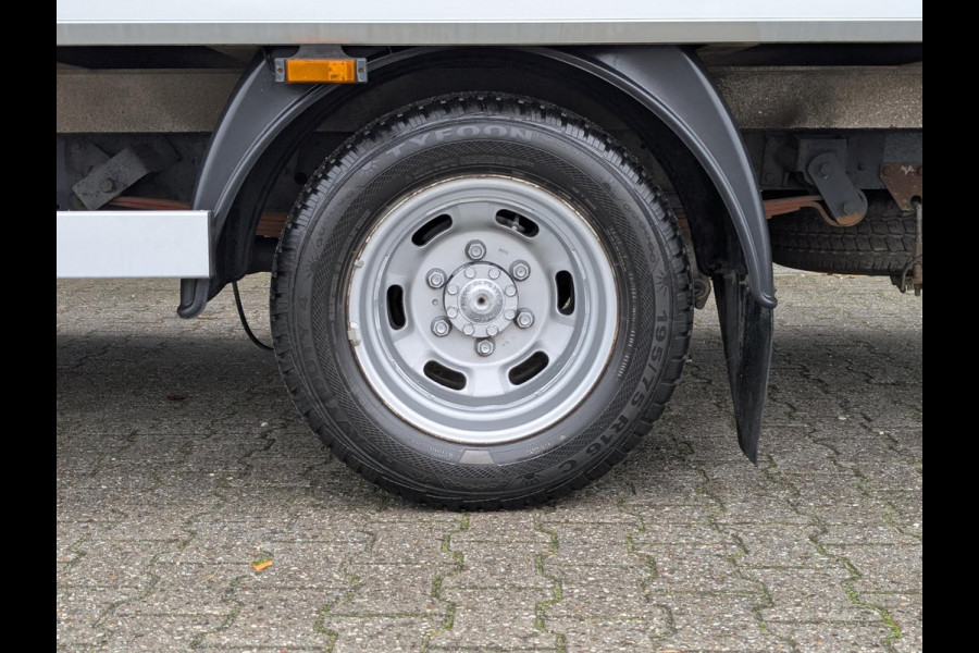 Iveco Daily 35C16 2.3 AUTOMAAT 8v DUBBELLUCHT BAKWAGEN MET LAADKLEP CLIMATE CRUISE TREKHAAK