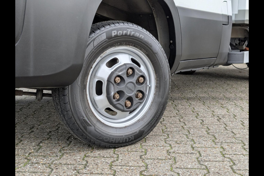 Iveco Daily 35C16 2.3 AUTOMAAT 8v DUBBELLUCHT BAKWAGEN MET LAADKLEP CLIMATE CRUISE TREKHAAK