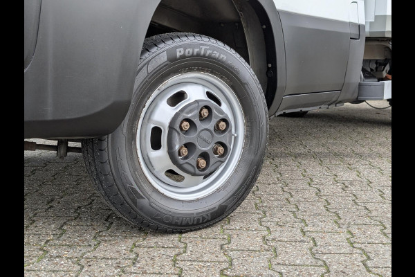 Iveco Daily 35C16 2.3 AUTOMAAT 8v DUBBELLUCHT BAKWAGEN MET LAADKLEP CLIMATE CRUISE TREKHAAK