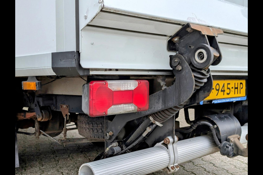 Iveco Daily 35C16 2.3 AUTOMAAT 8v DUBBELLUCHT BAKWAGEN MET LAADKLEP CLIMATE CRUISE TREKHAAK