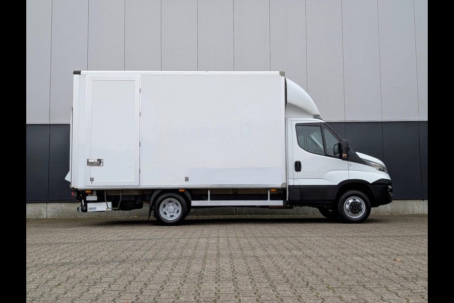Iveco Daily 35C16 2.3 AUTOMAAT 8v DUBBELLUCHT BAKWAGEN MET LAADKLEP CLIMATE CRUISE TREKHAAK
