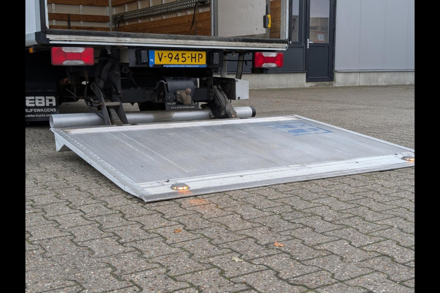 Iveco Daily 35C16 2.3 AUTOMAAT 8v DUBBELLUCHT BAKWAGEN MET LAADKLEP CLIMATE CRUISE TREKHAAK