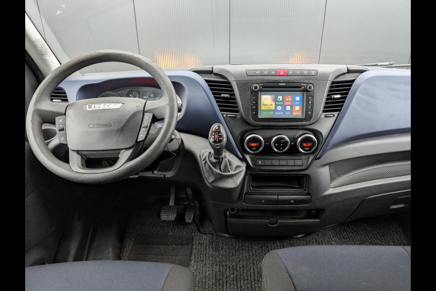 Iveco Daily 35C16 2.3 AUTOMAAT 8v DUBBELLUCHT BAKWAGEN MET LAADKLEP CLIMATE CRUISE TREKHAAK
