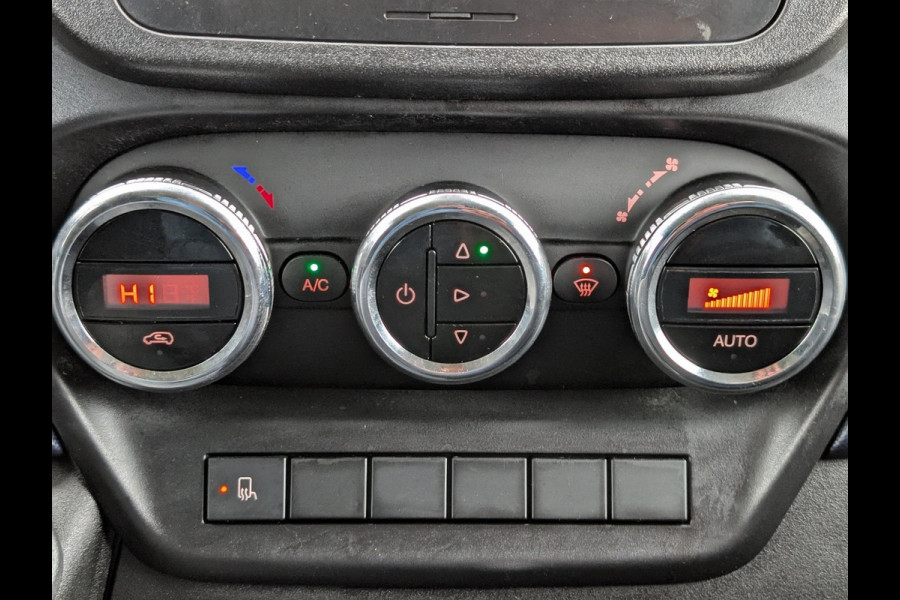 Iveco Daily 35C16 2.3 AUTOMAAT 8v DUBBELLUCHT BAKWAGEN MET LAADKLEP CLIMATE CRUISE TREKHAAK