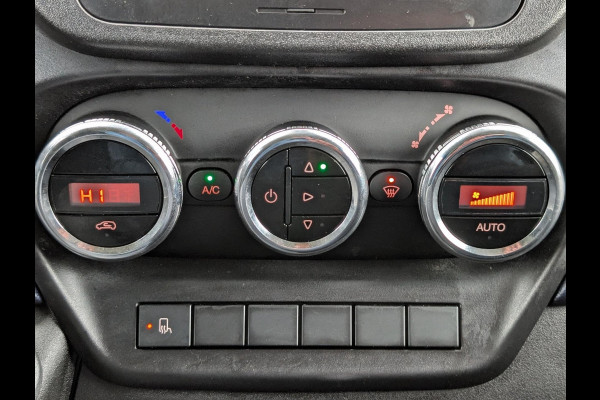 Iveco Daily 35C16 2.3 AUTOMAAT 8v DUBBELLUCHT BAKWAGEN MET LAADKLEP CLIMATE CRUISE TREKHAAK