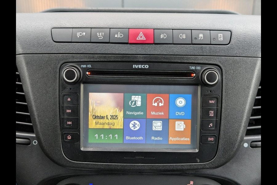 Iveco Daily 35C16 2.3 AUTOMAAT 8v DUBBELLUCHT BAKWAGEN MET LAADKLEP CLIMATE CRUISE TREKHAAK