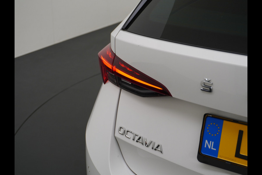 Škoda Octavia Combi T 111PK Apple Carplay Android Trekhaak Virtual Cockpit Elek.Achtreklep Pdc Navi Ecc Cruise Control Business Edition Stoel+Stuurverwarming Lmv Sunset DAB Led  Keyless 1e Eigenaar Origineel Nederlandse Auto 1300kg trekvermogen Škoda Octavia Combi T 111PK Apple Carplay Android Trekhaak Virtual Cockpit Elek.Achtreklep Pdc Navi Ecc Cruise Control Business Edition Stoel+Stuurverwarming Lmv Sunset DAB Led  Keyless 1e Eigenaar Origineel Nederlandse Auto 1300kg trekvermogen