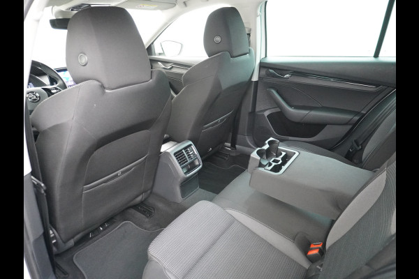 Škoda Octavia Combi T 111PK Apple Carplay Android Trekhaak Virtual Cockpit Elek.Achtreklep Pdc Navi Ecc Cruise Control Business Edition Stoel+Stuurverwarming Lmv Sunset DAB Led  Keyless 1e Eigenaar Origineel Nederlandse Auto 1300kg trekvermogen Škoda Octavia Combi T 111PK Apple Carplay Android Trekhaak Virtual Cockpit Elek.Achtreklep Pdc Navi Ecc Cruise Control Business Edition Stoel+Stuurverwarming Lmv Sunset DAB Led  Keyless 1e Eigenaar Origineel Nederlandse Auto 1300kg trekvermogen