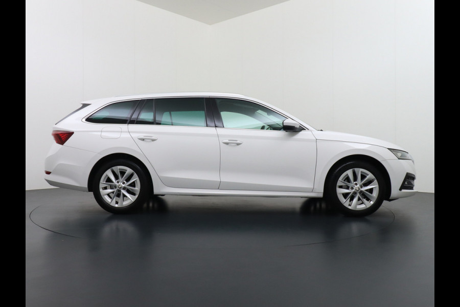 Škoda Octavia Combi T 111PK Apple Carplay Android Trekhaak Virtual Cockpit Elek.Achtreklep Pdc Navi Ecc Cruise Control Business Edition Stoel+Stuurverwarming Lmv Sunset DAB Led  Keyless 1e Eigenaar Origineel Nederlandse Auto 1300kg trekvermogen Škoda Octavia Combi T 111PK Apple Carplay Android Trekhaak Virtual Cockpit Elek.Achtreklep Pdc Navi Ecc Cruise Control Business Edition Stoel+Stuurverwarming Lmv Sunset DAB Led  Keyless 1e Eigenaar Origineel Nederlandse Auto 1300kg trekvermogen