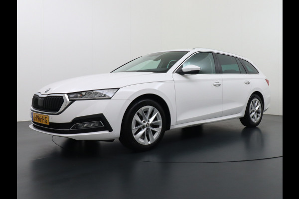 Škoda Octavia Combi T 111PK Apple Carplay Android Trekhaak Virtual Cockpit Elek.Achtreklep Pdc Navi Ecc Cruise Control Business Edition Stoel+Stuurverwarming Lmv Sunset DAB Led  Keyless 1e Eigenaar Origineel Nederlandse Auto 1300kg trekvermogen Škoda Octavia Combi T 111PK Apple Carplay Android Trekhaak Virtual Cockpit Elek.Achtreklep Pdc Navi Ecc Cruise Control Business Edition Stoel+Stuurverwarming Lmv Sunset DAB Led  Keyless 1e Eigenaar Origineel Nederlandse Auto 1300kg trekvermogen