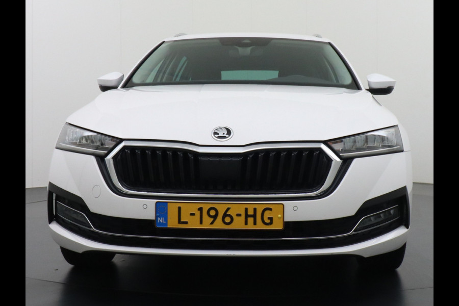 Škoda Octavia Combi T 111PK Apple Carplay Android Trekhaak Virtual Cockpit Elek.Achtreklep Pdc Navi Ecc Cruise Control Business Edition Stoel+Stuurverwarming Lmv Sunset DAB Led  Keyless 1e Eigenaar Origineel Nederlandse Auto 1300kg trekvermogen Škoda Octavia Combi T 111PK Apple Carplay Android Trekhaak Virtual Cockpit Elek.Achtreklep Pdc Navi Ecc Cruise Control Business Edition Stoel+Stuurverwarming Lmv Sunset DAB Led  Keyless 1e Eigenaar Origineel Nederlandse Auto 1300kg trekvermogen