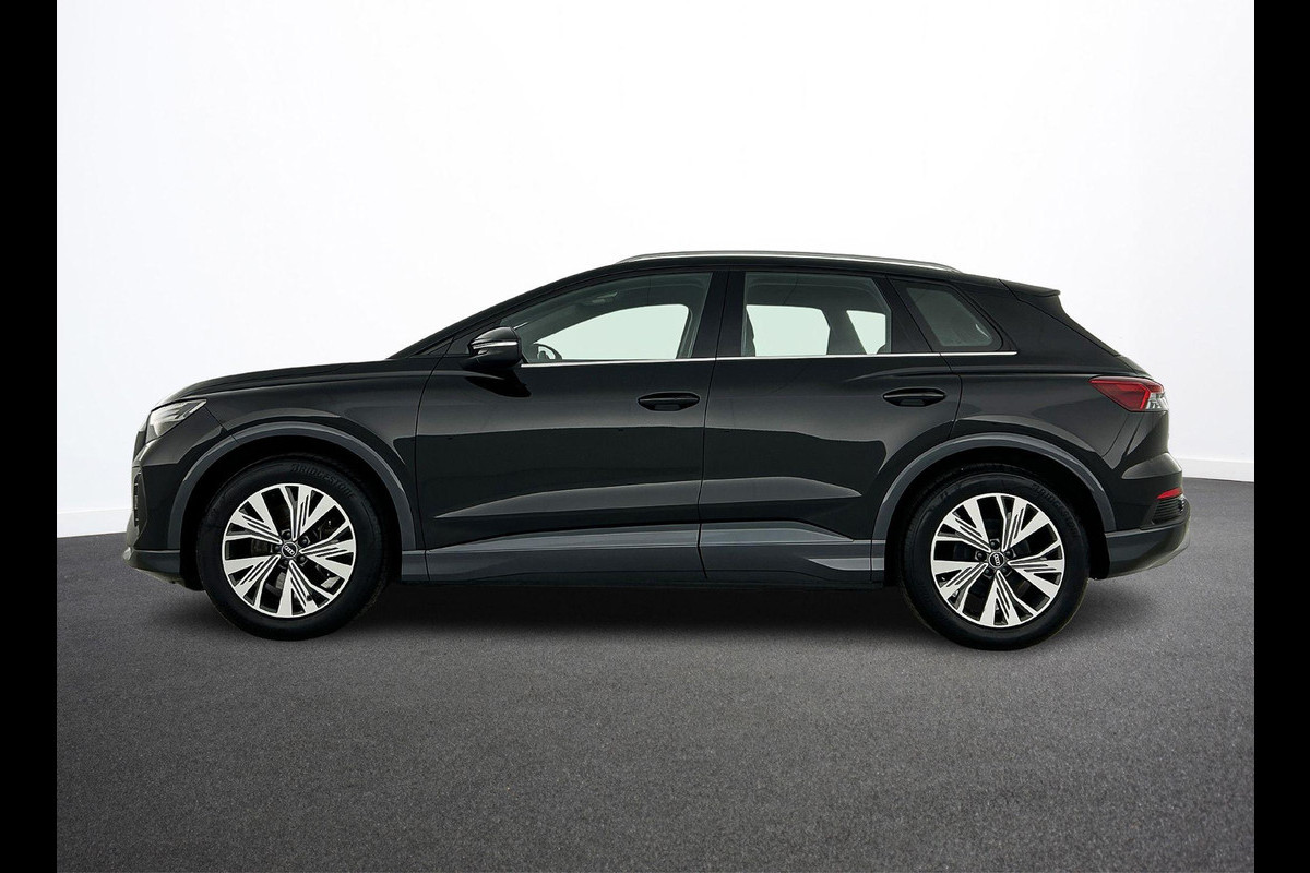 Audi Q4 e-tron 40 Launch edition Advanced 77 kWh Navigatie Apple Carplay/Android Auto Parkeersensoren Cruise Control Elektrische achterklep Ledverlichting Stoelverwarming Virtual Cockpit Climate Control Lichtmetalen velgen Audi Q4 e-tron 40 Launch edition Advanced 77 kWh Navigatie Apple Carplay/Android Auto Parkeersensoren Cruise Control Elektrische achterklep Ledverlichting Stoelverwarming Virtual Cockpit Climate Control Lichtmetalen velgen