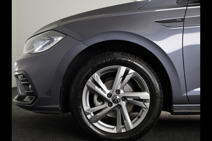 Volkswagen Polo 1.0 TSI R-Line 95 pk Automaat (DSG) | Verlengde garantie | Navigatie | Parkeersensoren | Achteruitrijcamera | Adaptieve cruise control | R-Line |