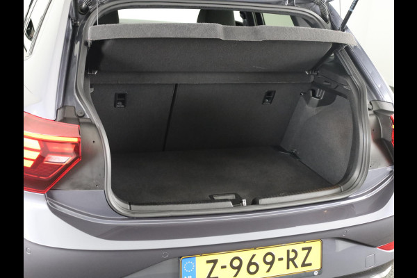 Volkswagen Polo 1.0 TSI R-Line 95 pk Automaat (DSG) | Verlengde garantie | Navigatie | Parkeersensoren | Achteruitrijcamera | Adaptieve cruise control | R-Line |