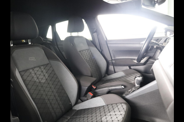 Volkswagen Polo 1.0 TSI R-Line 95 pk Automaat (DSG) | Verlengde garantie | Navigatie | Parkeersensoren | Achteruitrijcamera | Adaptieve cruise control | R-Line |