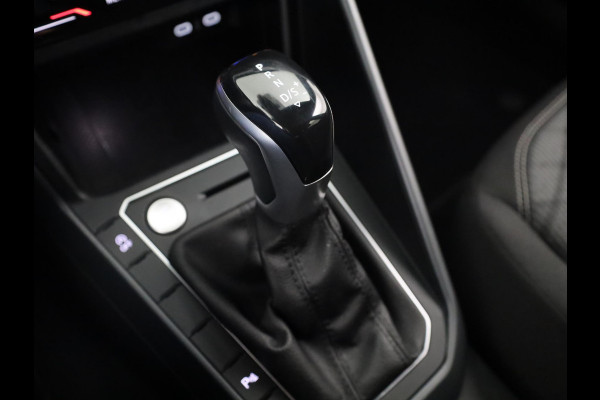 Volkswagen Polo 1.0 TSI R-Line 95 pk Automaat (DSG) | Verlengde garantie | Navigatie | Parkeersensoren | Achteruitrijcamera | Adaptieve cruise control | R-Line |