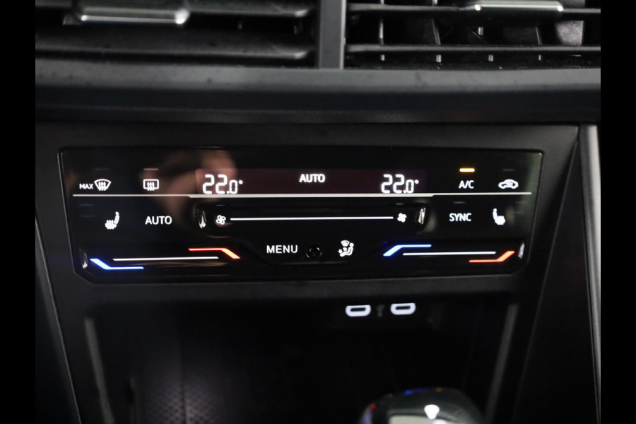 Volkswagen Polo 1.0 TSI R-Line 95 pk Automaat (DSG) | Verlengde garantie | Navigatie | Parkeersensoren | Achteruitrijcamera | Adaptieve cruise control | R-Line |