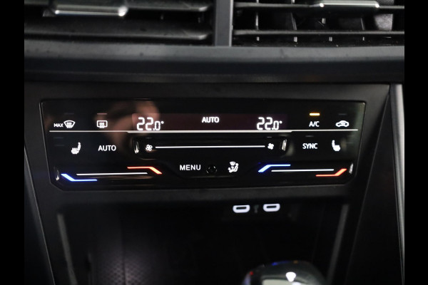 Volkswagen Polo 1.0 TSI R-Line 95 pk Automaat (DSG) | Verlengde garantie | Navigatie | Parkeersensoren | Achteruitrijcamera | Adaptieve cruise control | R-Line |