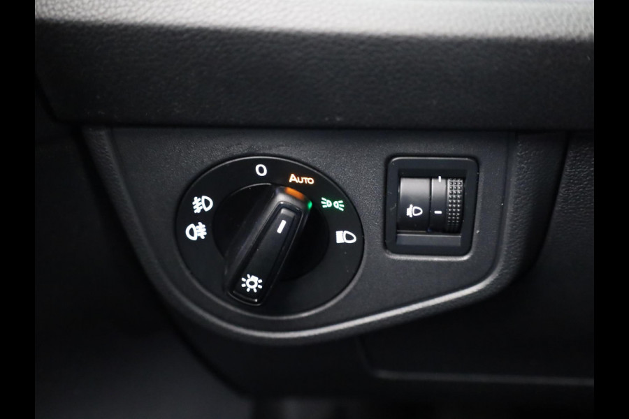 Volkswagen Polo 1.0 TSI R-Line 95 pk Automaat (DSG) | Verlengde garantie | Navigatie | Parkeersensoren | Achteruitrijcamera | Adaptieve cruise control | R-Line |