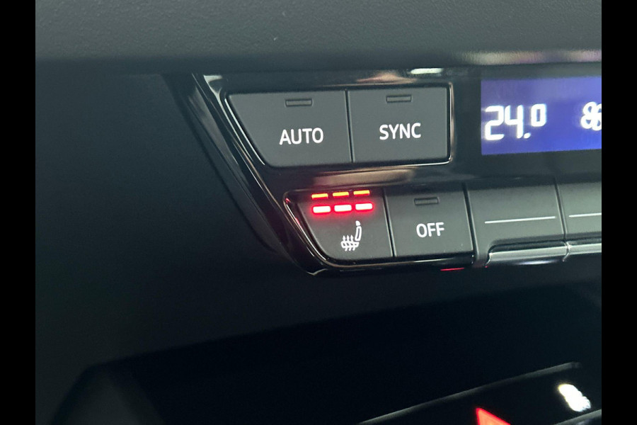 Audi Q4 e-tron 40 Launch edition Advanced 77 kWh Navigatie Apple Carplay/Android Auto Parkeersensoren Cruise Control Elektrische achterklep Ledverlichting Stoelverwarming Virtual Cockpit Climate Control Lichtmetalen velgen