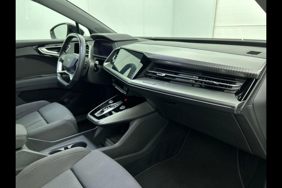 Audi Q4 e-tron 40 Launch edition Advanced 77 kWh Navigatie Apple Carplay/Android Auto Parkeersensoren Cruise Control Elektrische achterklep Ledverlichting Stoelverwarming Virtual Cockpit Climate Control Lichtmetalen velgen