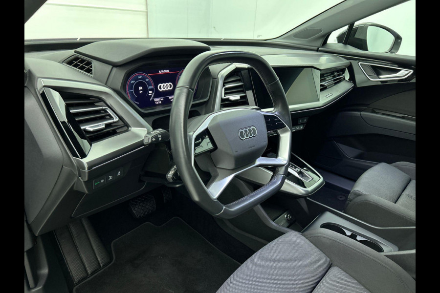 Audi Q4 e-tron 40 Launch edition Advanced 77 kWh Navigatie Apple Carplay/Android Auto Parkeersensoren Cruise Control Elektrische achterklep Ledverlichting Stoelverwarming Virtual Cockpit Climate Control Lichtmetalen velgen