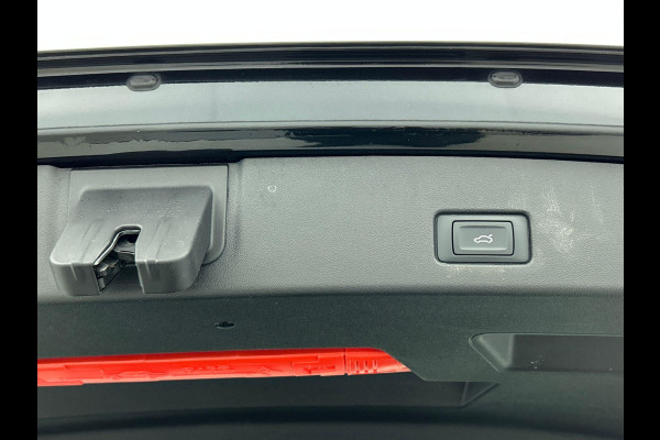 Audi Q4 e-tron 40 Launch edition Advanced 77 kWh Navigatie Apple Carplay/Android Auto Parkeersensoren Cruise Control Elektrische achterklep Ledverlichting Stoelverwarming Virtual Cockpit Climate Control Lichtmetalen velgen