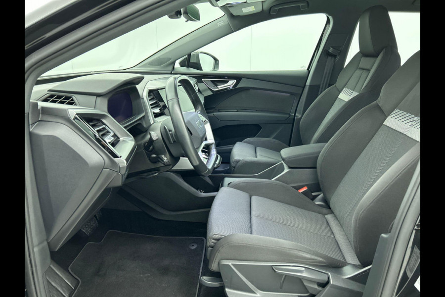 Audi Q4 e-tron 40 Launch edition Advanced 77 kWh Navigatie Apple Carplay/Android Auto Parkeersensoren Cruise Control Elektrische achterklep Ledverlichting Stoelverwarming Virtual Cockpit Climate Control Lichtmetalen velgen