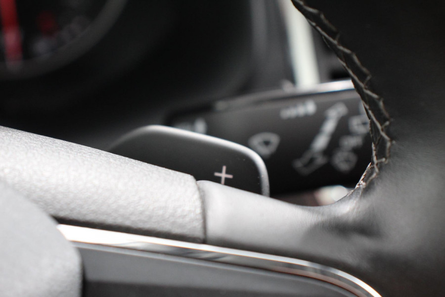 Seat Ateca 1.5 TSI DSG Style Navigatie Apple Carplay/Android Auto Cruise Control Stoelverwarming Elektrische Achterklep Beats Audio