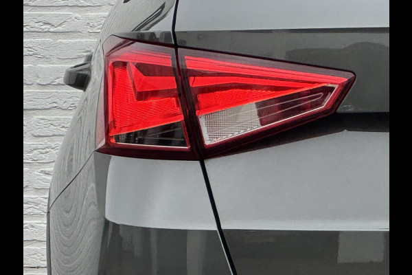 Seat Arona 1.0 TSI Style Business Connect Cruise control Climate control Stoelverwarming Apple / Android Bluetooth Parkeersensor