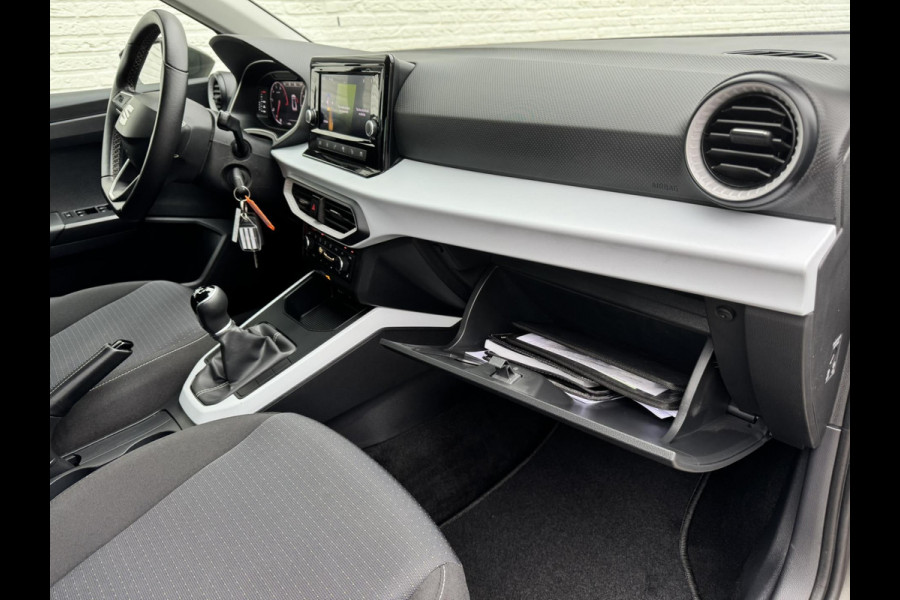 Seat Arona 1.0 TSI Style Business Connect Cruise control Climate control Stoelverwarming Apple / Android Bluetooth Parkeersensor