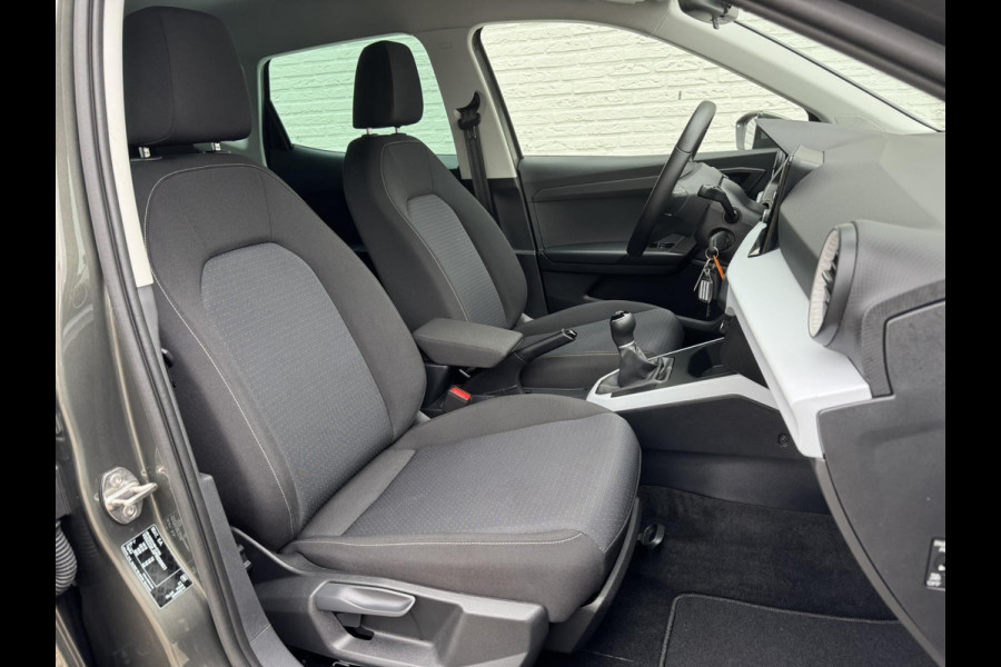 Seat Arona 1.0 TSI Style Business Connect Cruise control Climate control Stoelverwarming Apple / Android Bluetooth Parkeersensor