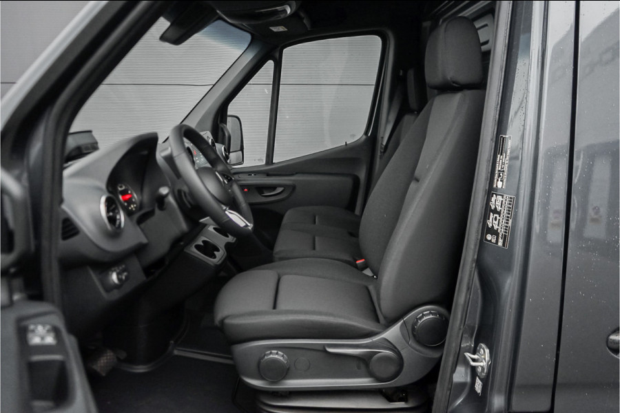 Mercedes-Benz Sprinter 319 1.9 CDI L2H2 RWD BPM Vrij 2x Auto Schuifdeur Distronic Camera Navi Trekhaak 3.5T Mercedes-Benz Sprinter 319 1.9 CDI L2H2 RWD BPM Vrij 2x Auto Schuifdeur Distronic Camera Navi Trekhaak 3.5T