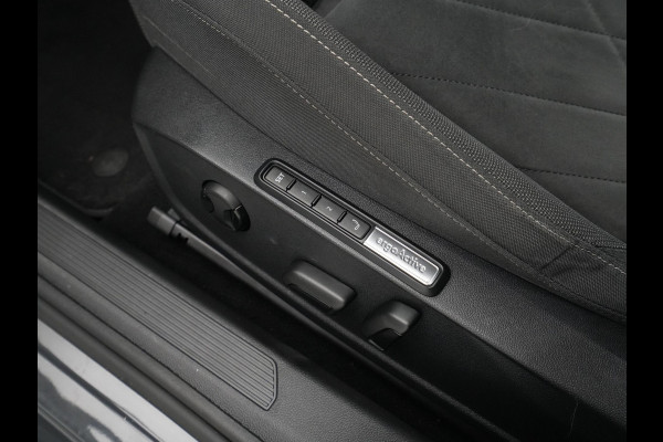 Volkswagen GOLF Variant 1.0 TSI Life Business Navigatie Stoel/stuurverwarming Parkassist Sideassist Pdc Acc 201 Volkswagen GOLF Variant 1.0 TSI Life Business Navigatie Stoel/stuurverwarming Parkassist Sideassist Pdc Acc 201